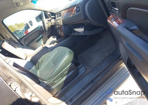 2013 Chevrolet Tahoe Ls z USA, uszkodzony, nr VIN 1GNSCAE00DR142338